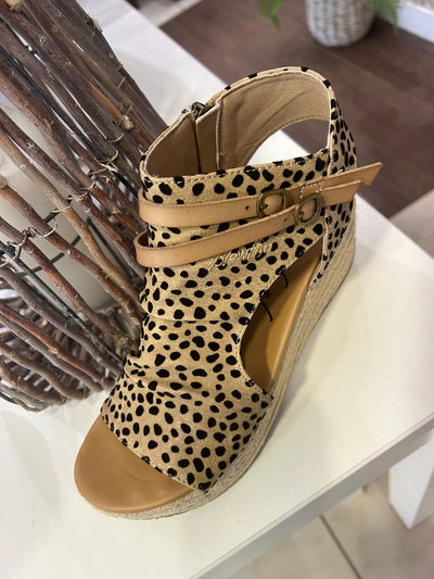 Blowfish - Lacey Wedge Sandal in Sandpixie Leopard