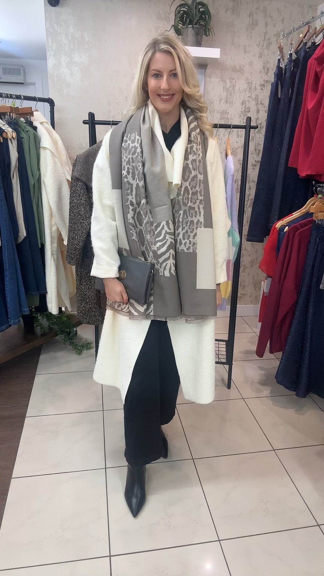 The Kiera Reversible Animal Scarf in Biege