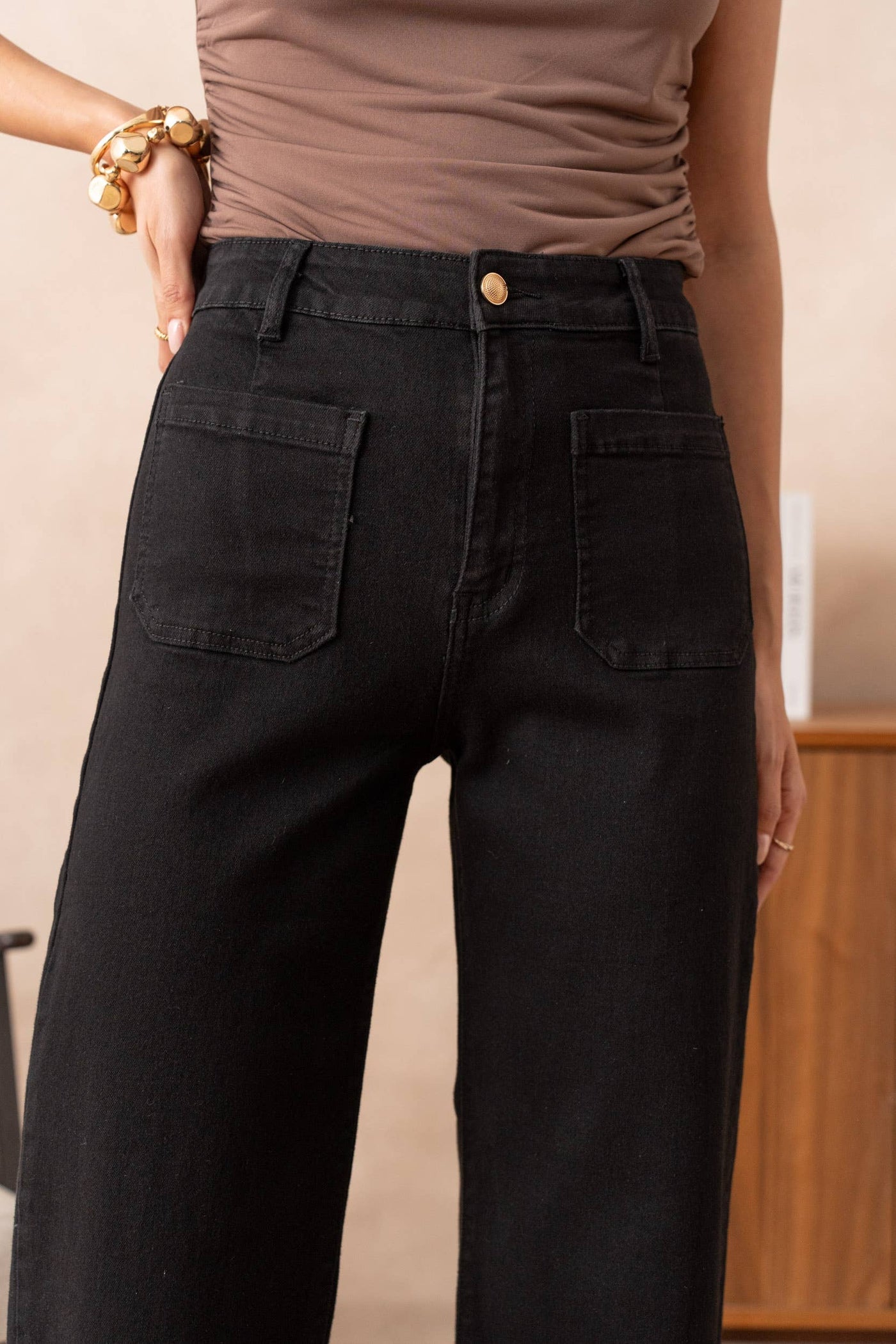 Wide leg jeans with patch pockets in Black