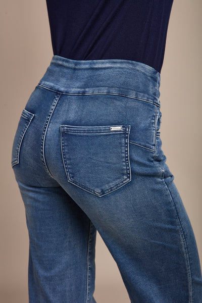 Toxik Push Up Straight Leg Jeans in Denim