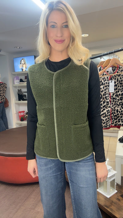 Nina Shearling Gilet in Khaki