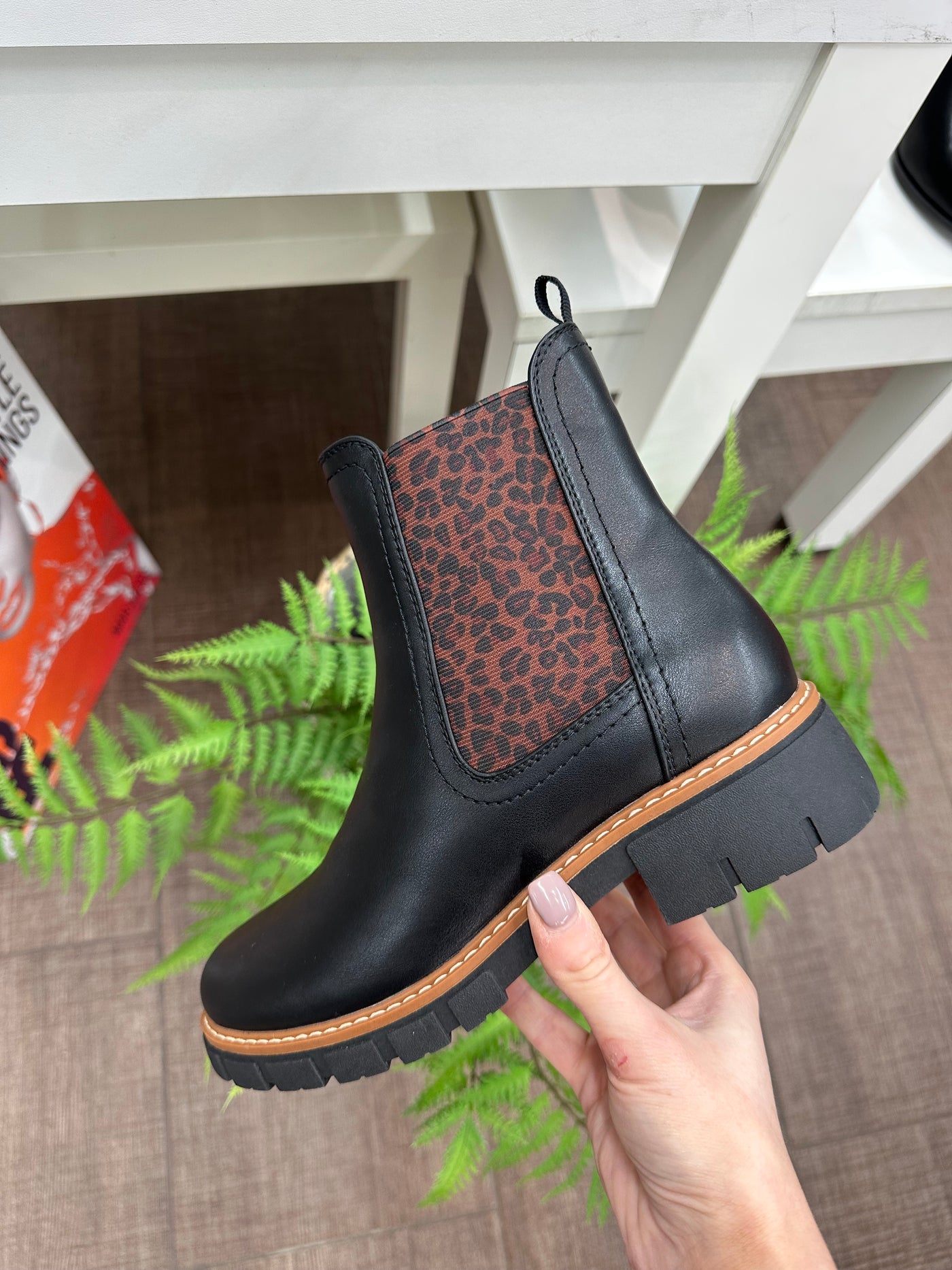 Lunar – Ribble Boot in Black/Leopard