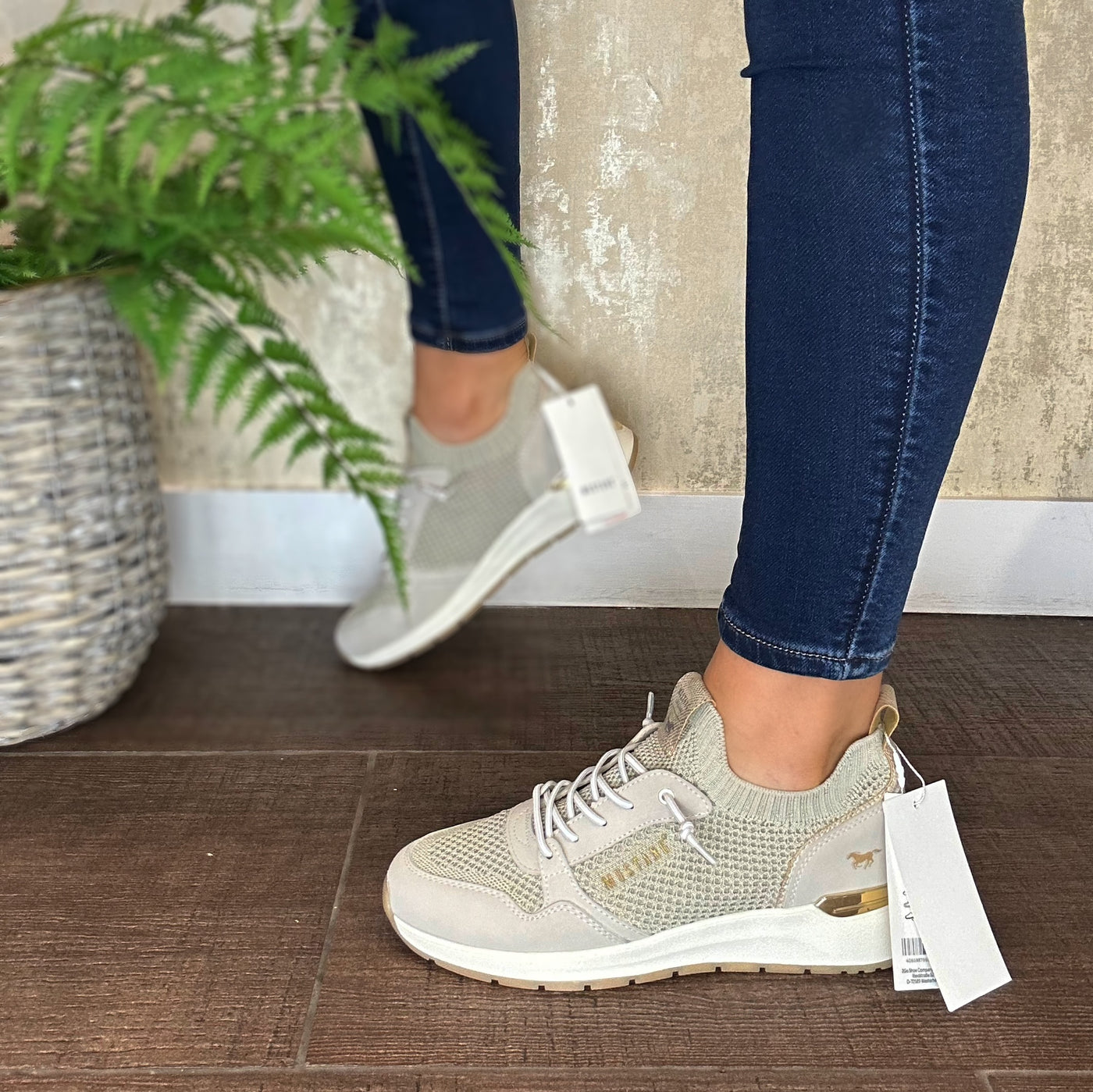 Mustang - Ivory Lace Slip on Trainer