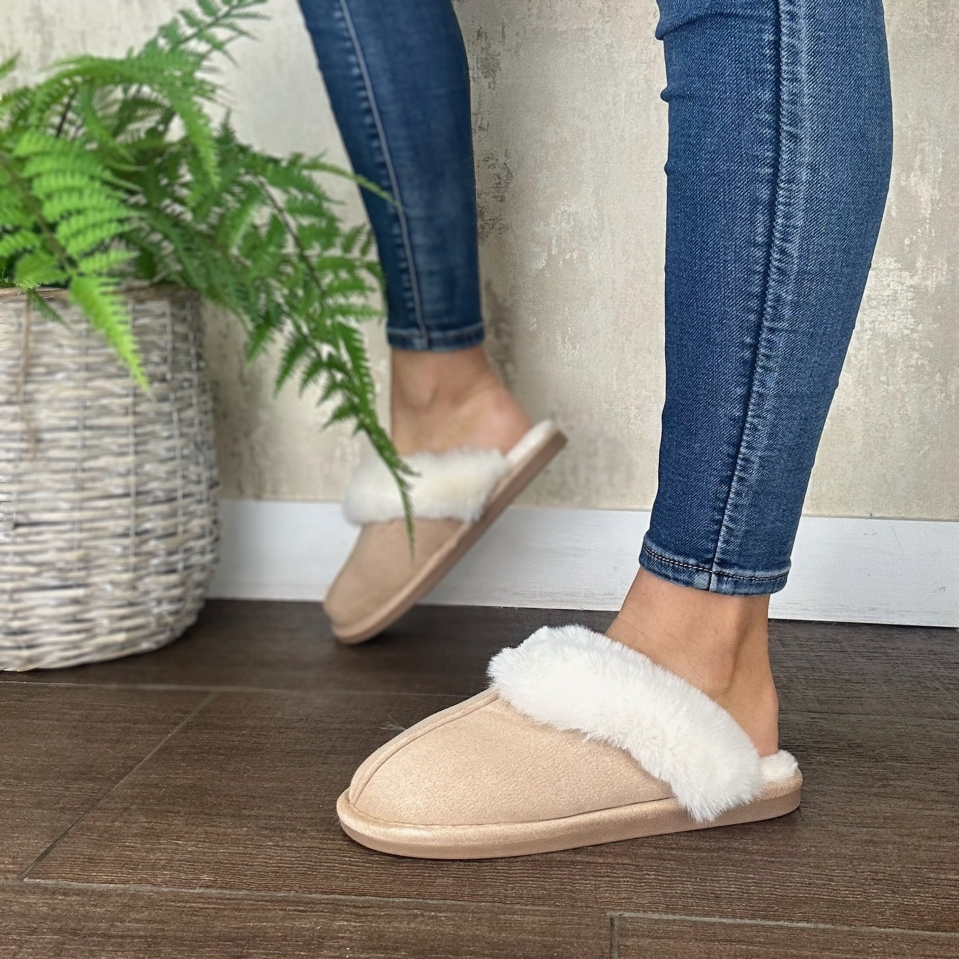 Lunar - Margarita Slipper in Taupe