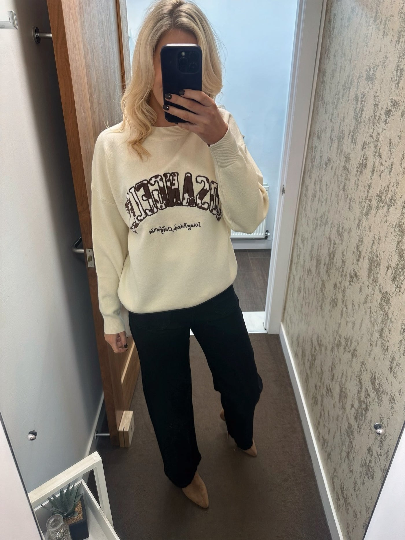 Yasmin Slogan Jumper – Cream