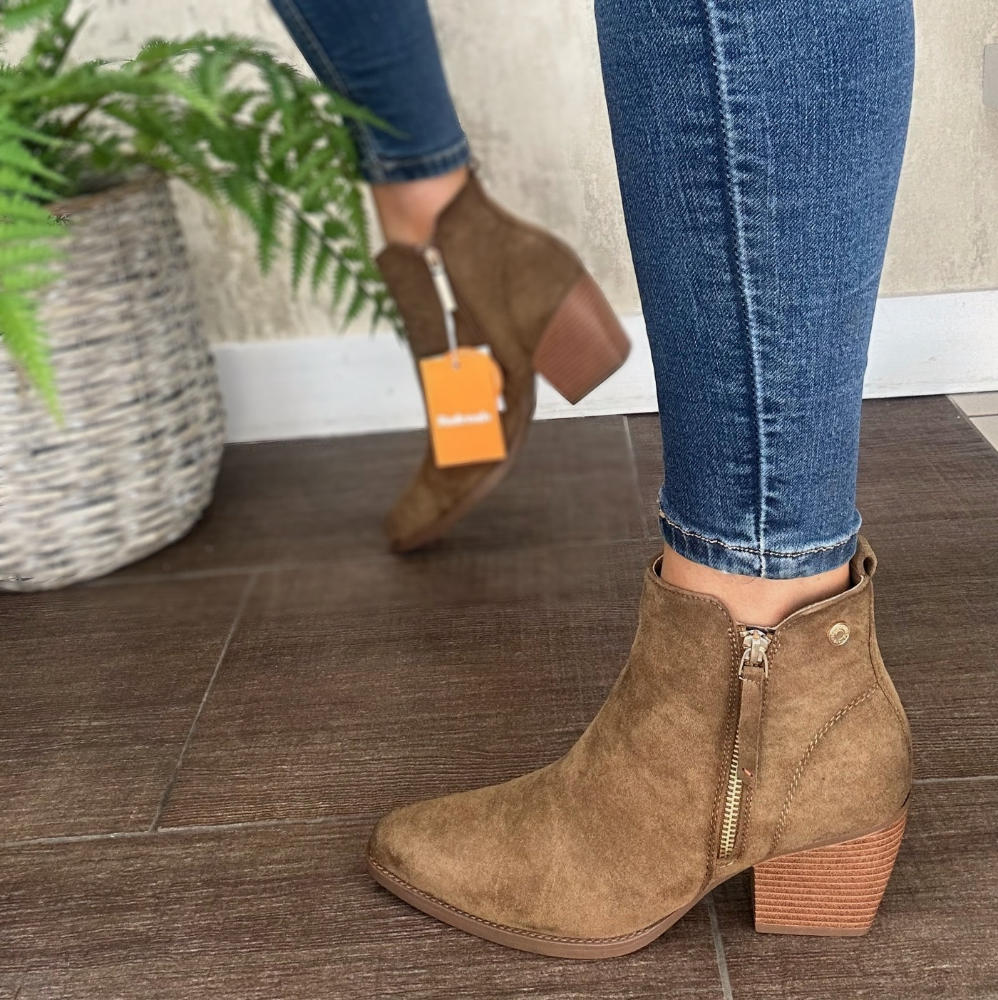 Refresh – Country Style Ankle Boot in Taupe Microfibre 173015