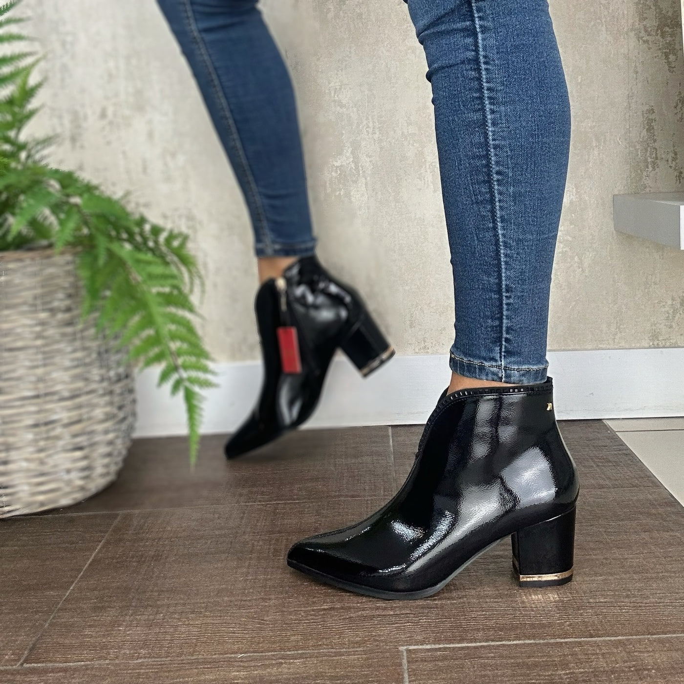 Kate Appleby Bethesda Ankle Boot in Schwarz