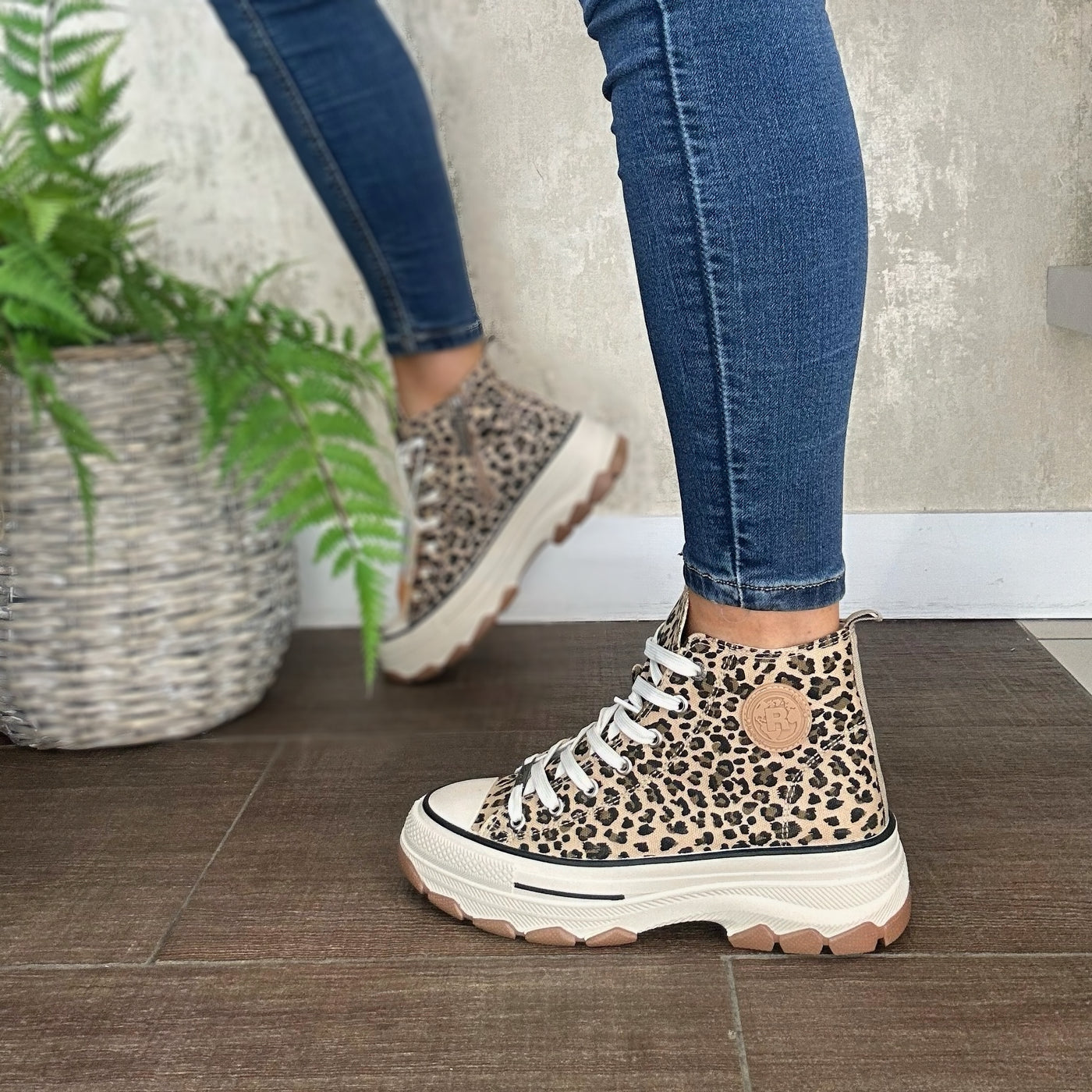 Refresh – Animal Print High Top Trainer in Taupe 173055