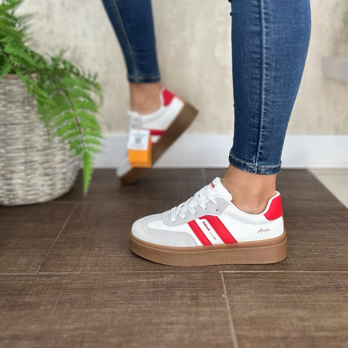 Refresh - White & Red Trainer 173053