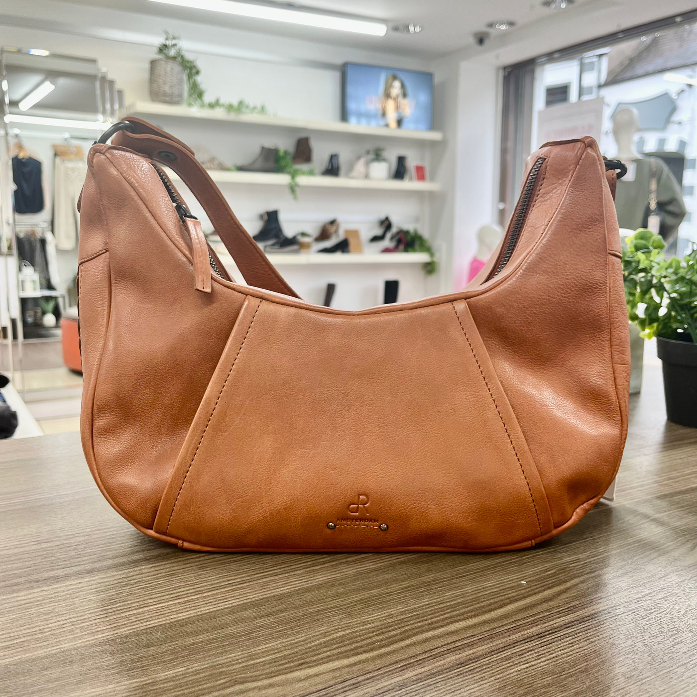 dR Amsterdam Bag in Camel Leather