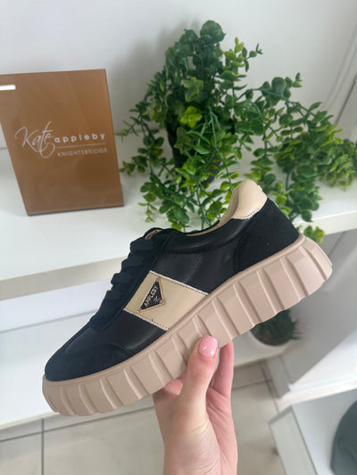 Kate Appleby – Severn Trainer in Black & Beige (Dawson)