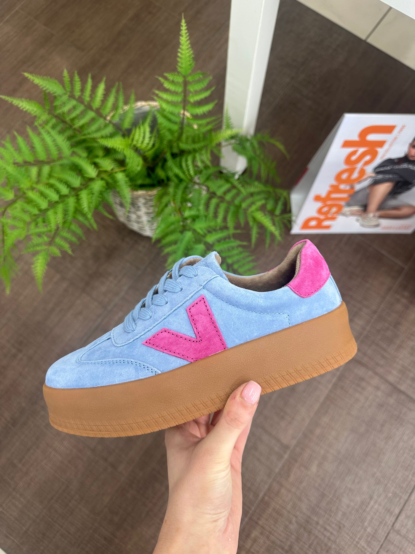 Drilleys - Eighty Four Trainer in Bluebell