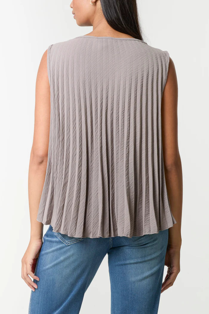 The Luna Pleated V-Neck Sleeveless Top in Mocha