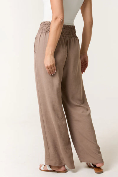 The Mila Elasticated Waist Pocket Wide Leg Trousers in Mocha