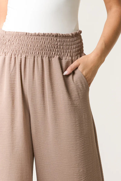 The Mila Elasticated Waist Pocket Wide Leg Trousers in Mocha