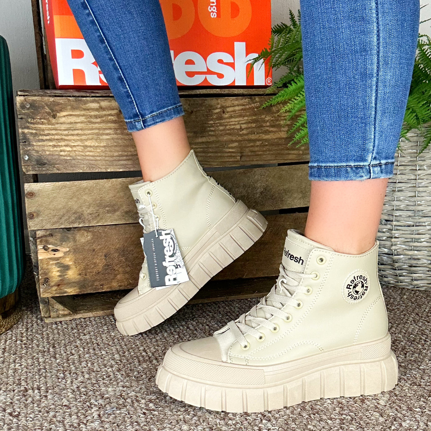 Refresh - Chunky Laced Ankle Boot in Taupe 170114